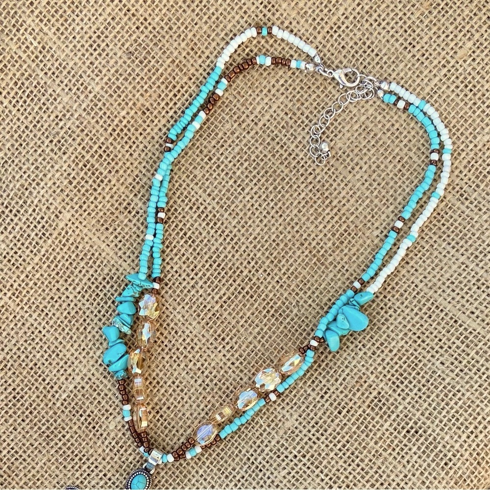 Faux Turquoise Western Beaded Necklace - Picture 5 of 9